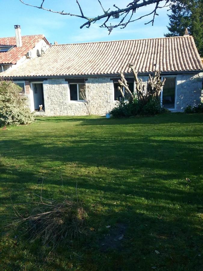 Villa Charmante A Bosset Avec Piscine Partagee Exteriér fotografie